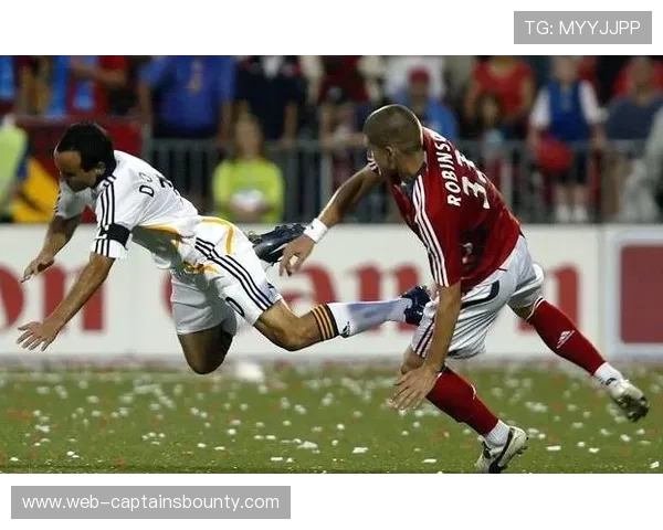 朗斯夺冠概率分析:防守稳固与魔鬼赛程的平衡艺术 朗斯夺冠概率分析:防守稳固与魔鬼赛程的平衡艺术