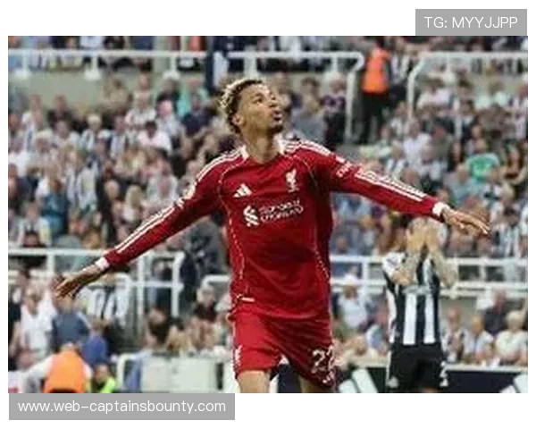 埃基蒂克越位进球被吹,VAR精准判罚维持比赛公平 埃基蒂克越位进球被吹,VAR精准判罚维持比赛公平